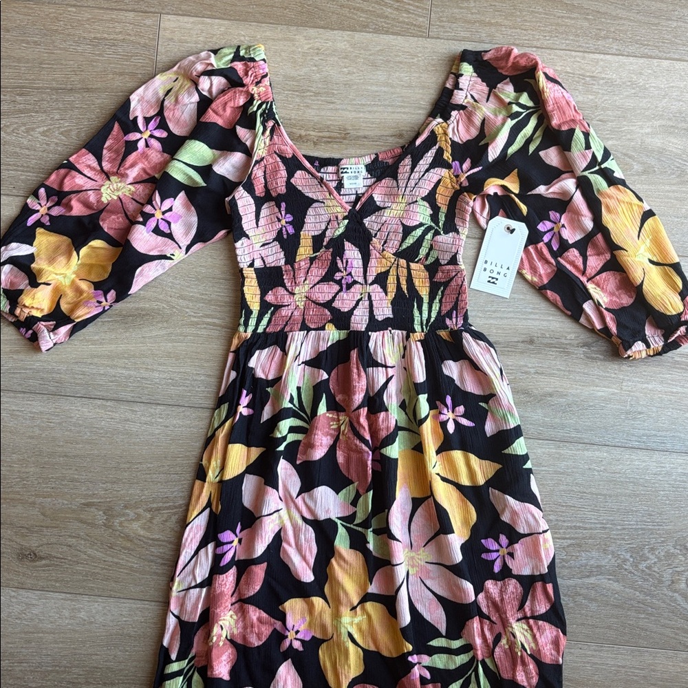 NWT Billabong Dress "Wish Me Luck" 🍀 S